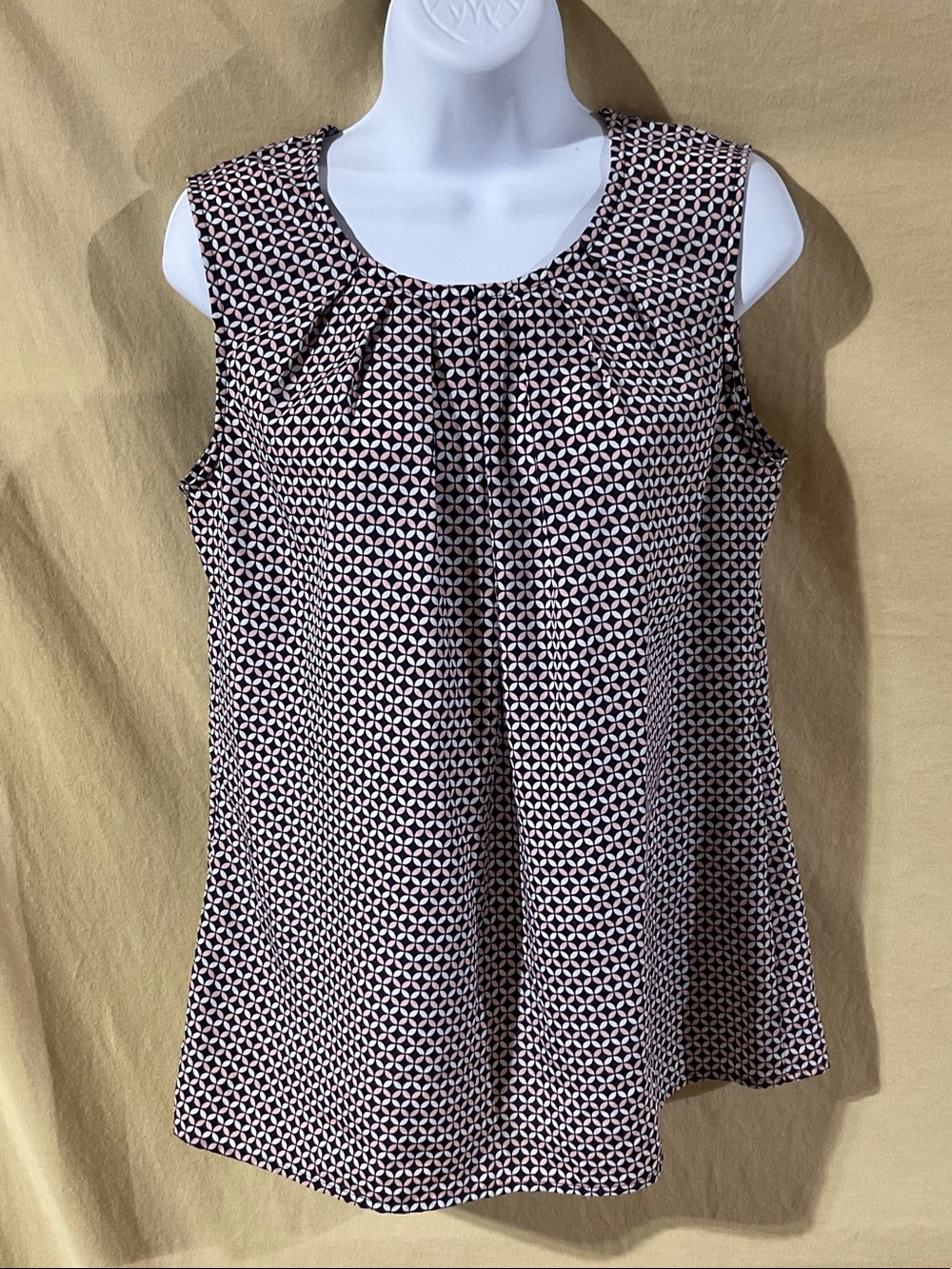 Merona Size M Navy & White Geometric Sleeveless Blouse